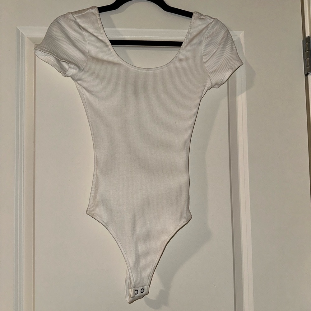 Size XS Express White Ribbed Short Sleeve Bodysuit